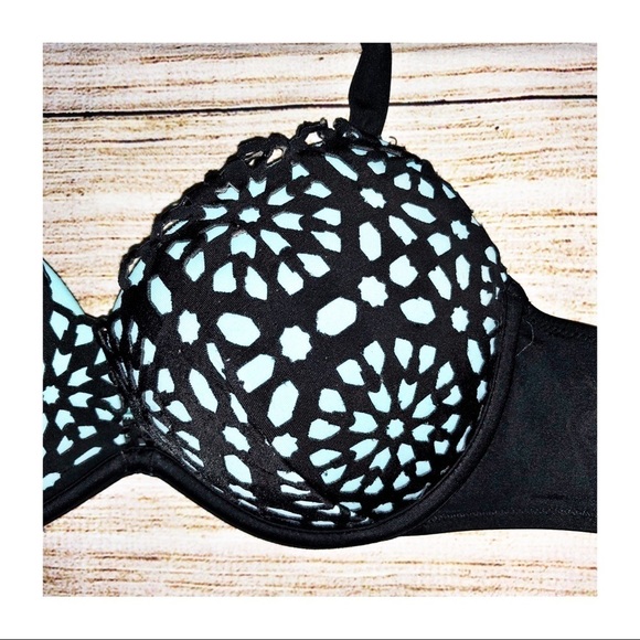 SHADE & SHORE Black and Blue Laser Cut Out Bikini Top Size 34B - Picture 2 of 7